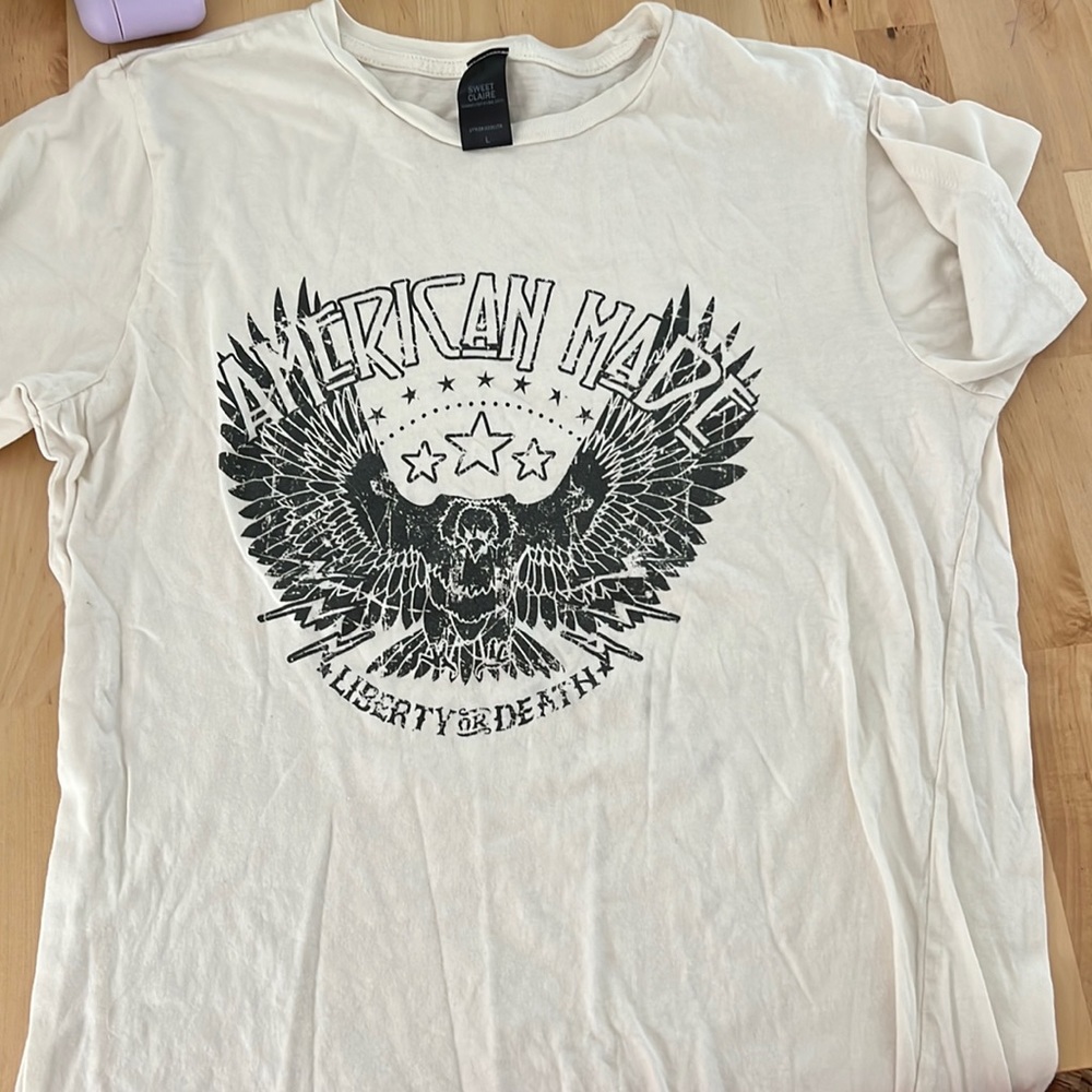 white t shirt